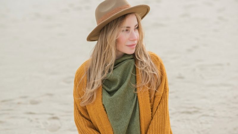 Så väljer du rätt ulltröja för dam mellan friluftsliv och vardagsstil